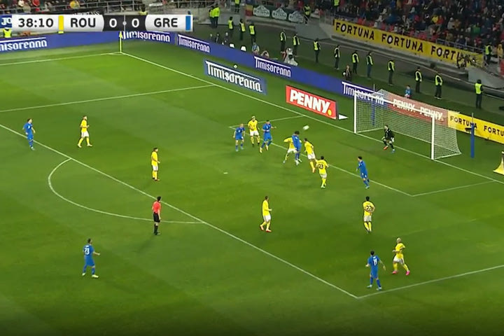 Ο Μπουχαλάκης με κεφαλιά έκανε το 1-0 για την Ελλάδα κόντρα στη Ρουμανία