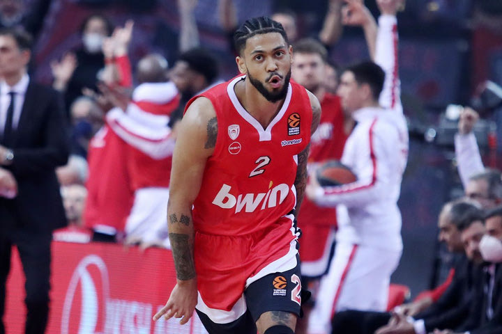 Ολυμπιακός – Παναθηναϊκός, η μέρα με τη νύχτα