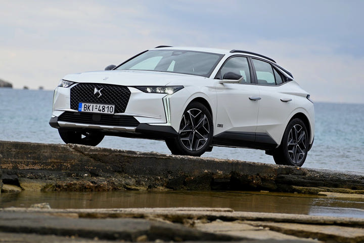 DS 4 Cross – Video Δοκιμή: Το εντυπωσιακό premium crossover που θα σε κάνει να ξεχάσεις τα SUV