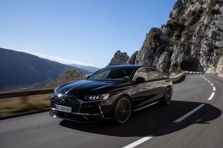 DS 9 E-Tense: Limo με κατανάλωση 1,1-1,8 lt/100 km και μηδενικά τέλη κυκλοφορίας