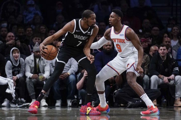 Νετς – Νικς 110-107: Μια ομάδα μόνος του ο Ντουράντ με 53 πόντους