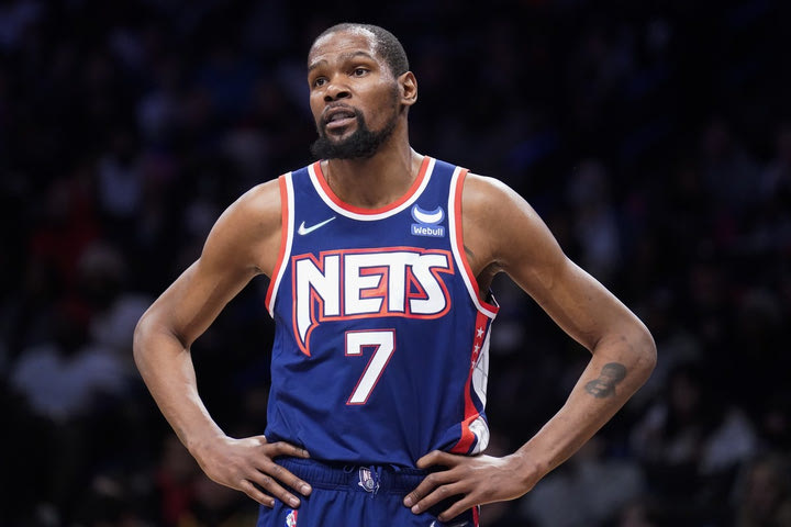 NBA, Μπέβερλι κατά Ντουράντ: “Υπάρχουν παίκτες με οικογένειες που δεν έχουν δουλειά εξαιτίας αυτής της ιστορίας”