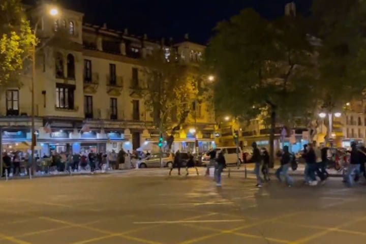 Europa League: Οπαδοί της Άιντραχτ και της Γουέστ Χαμ συγκρούστηκαν στη Σεβίλλη