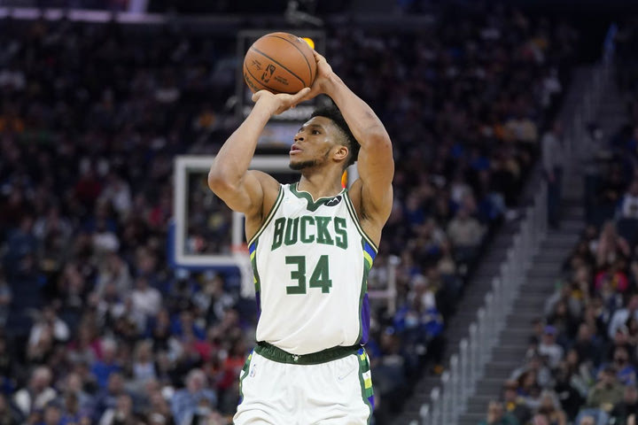 NBA: Έξαλλος ο Στίβεν Έι Σμιθ με Έλληνα που θεωρεί πως ο Γιάννης θα καταστρέψει τη λίγκα