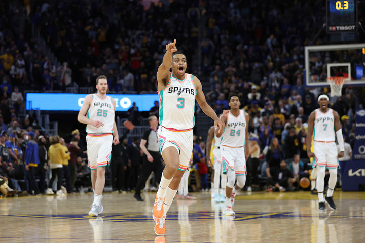 NBA: Ο Τζόνσον καθάρισε για τους Σπερς και πλήγωσε τους Γουόριορς με καλάθι στα 0.3”
