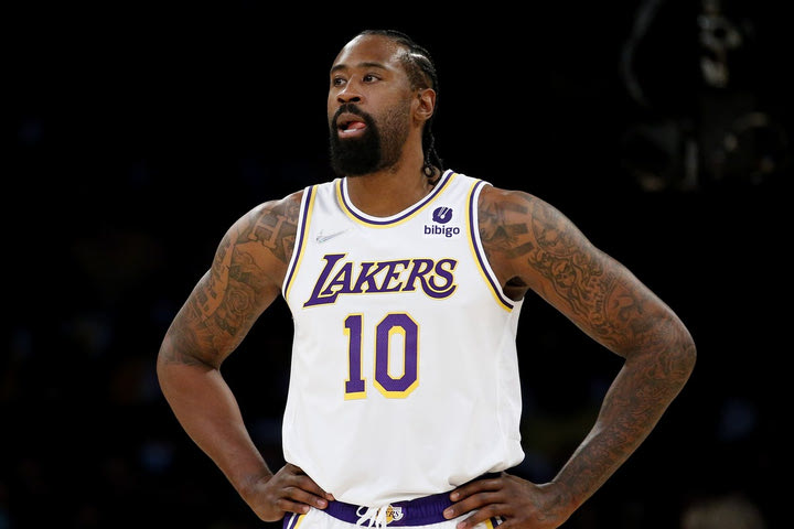 NBA: Φεύγει ο Τζόρνταν, έρχεται ο Όγκουστιν στους Λέικερς