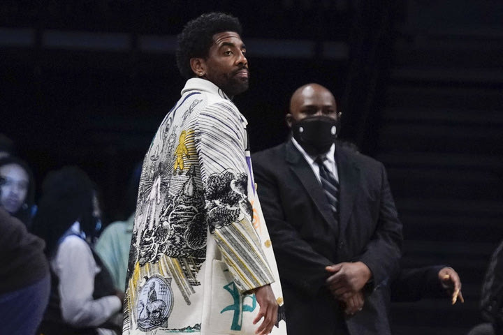 Κέβιν Ντουράντ: “Είναι γελοίο αυτό που γίνεται με τον Καϊρί Ίρβινγκ”