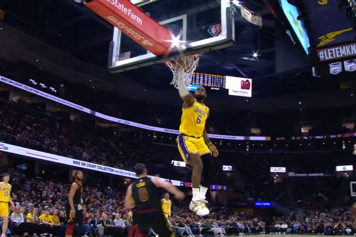 NBA Top-10: Ιπτάμενος ΛεΜπρόν στην κορυφή