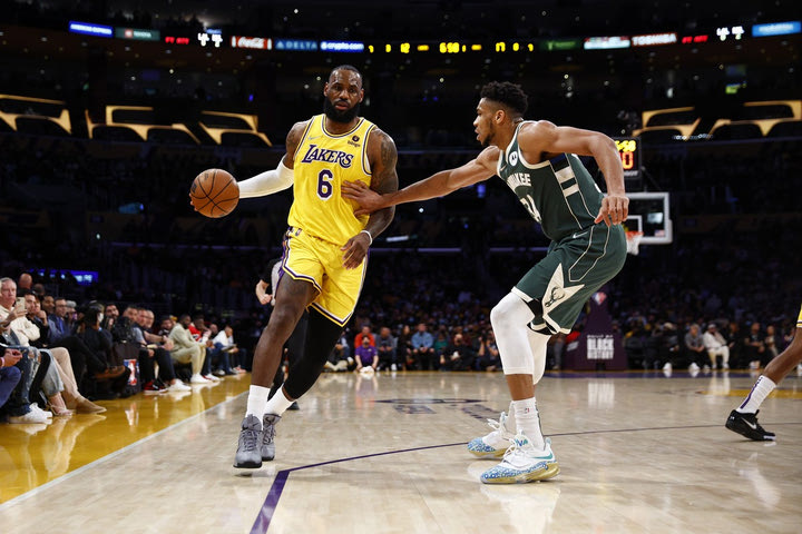 NBA: Αντετοκούνμπο, ΛεΜπρόν και Εμπίντ σε μια ασύλληπτη μάχη για τον τίτλο του πρώτου σκόρερ