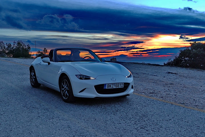Δοκιμή Mazda MX-5 Roadster 1.5: Ανοιχτό εισιτήριο για τον μαγικό κόσμο της οδηγικής απόλαυσης