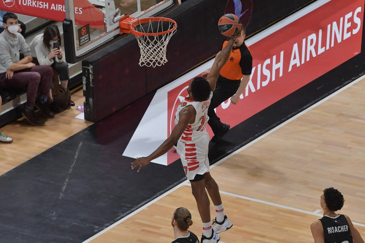 EuroLeague: Με Κώστα Αντετοκούνμπο, τάπα Ζαν-Σαρλ και κάρφωμα ΜακΚίσικ το Top-10