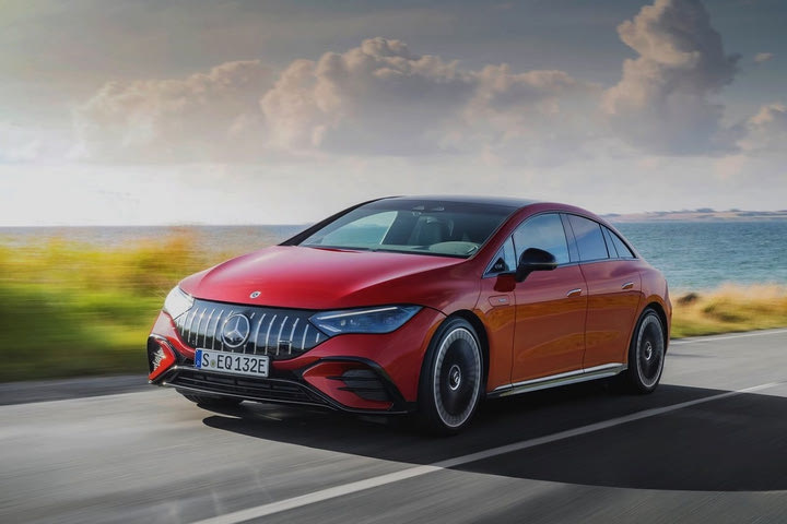 Ήρθε η νέα EQE: Mercedes-EQ με 292 ίππους και Mercedes-AMG με 476 ίππους