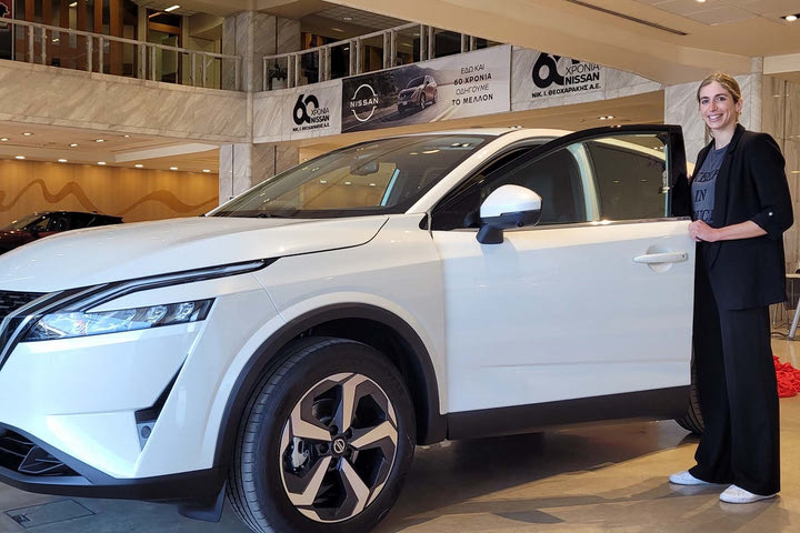 Ποιο νέο υβριδικό SUV οδηγεί η πρωταθλήτρια κολύμβησης Άννα Ντουντουνάκη