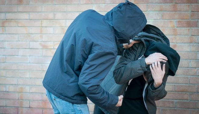 Άγριο ξύλο σε αγώνα ερασιτεχνικού ποδοσφαίρου, τρεις τραυματίες και τέσσερις προσαγωγές
