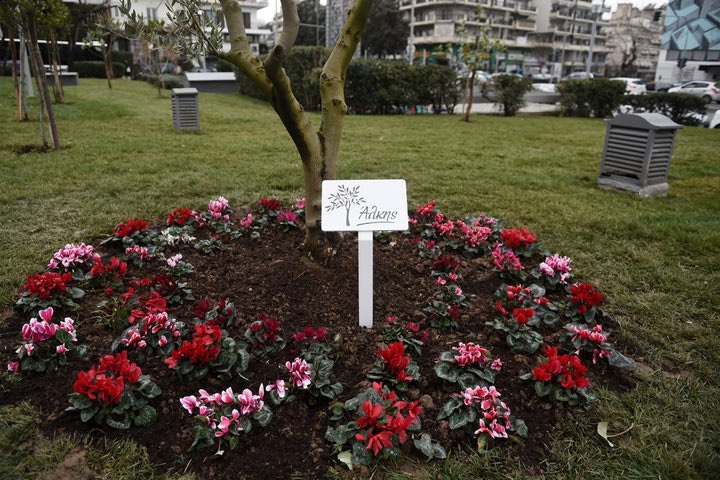 Βεβήλωσαν το πάρκο κατά της οπαδικής βίας στη Θεσσαλονίκη, αφαίρεσαν τα ονόματα των Άλκη, Νάσου και Τόσκο