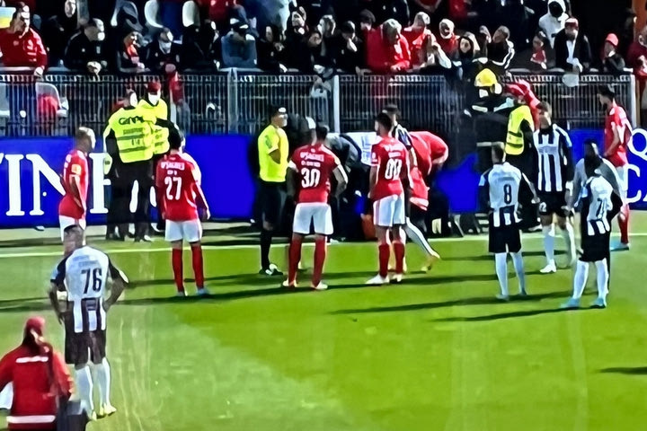Πορτιμονένσε – Μπενφίκα: Ball boy έχασε τις αισθήσεις του και μεταφέρθηκε στο νοσοκομείο