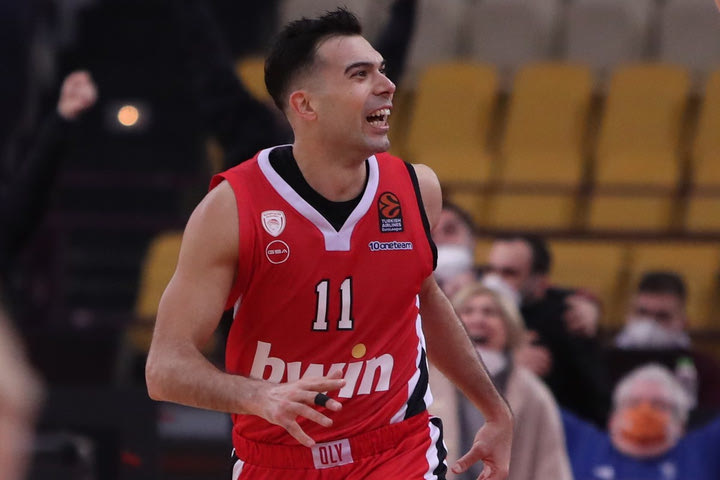 EuroLeague: Το buzzer beater του Κώστα Σλούκα είναι η κορυφαία φάση του Φεβρουαρίου