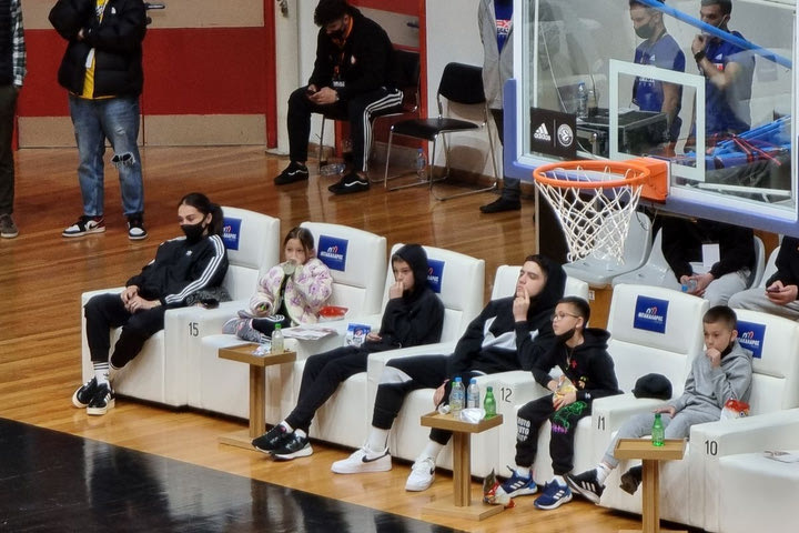 Adidas Next Generation Tournament: Από νωρίς στο γήπεδο για τον Ολυμπιακό η οικογένεια Σπανούλη