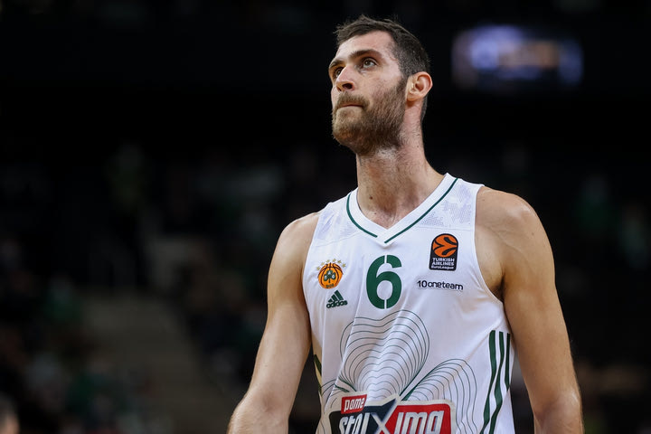 Ο Παπαγιάννης έκλεισε τη regular season ως πρώτος σε ριμπάουντ και μπλοκ στη EuroLeague