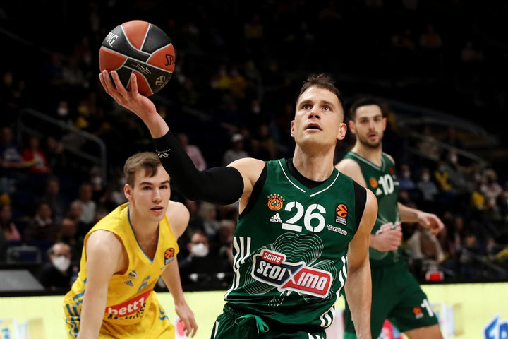 Άλμπα Βερολίνου – Παναθηναϊκός 87-78: Αγγαρεία στο one man show του Νέντοβιτς