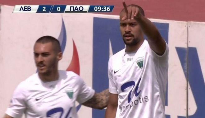 Με ωραία κεφαλιά ο Μπαρμπόσα έγραψε το 2-0 για τον Λεβαδειακό