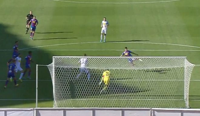 Ο Μπαρτόλο με εκπληκτικό βόλε κάνει το 1-0 για τον Βόλο κόντρα στη Λαμία