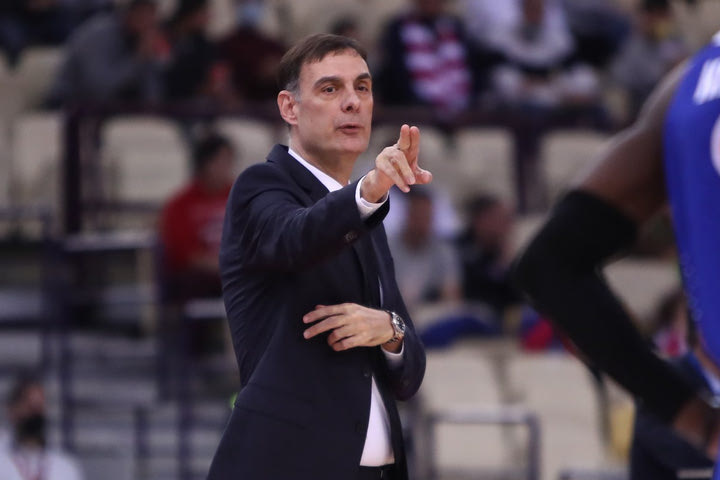 Μπαρτζώκας: “Παίξαμε καλά για 10-15 λεπτά, όταν το ματς πήγε στο +20 χαλαρώσαμε αδικαιολόγητα” 