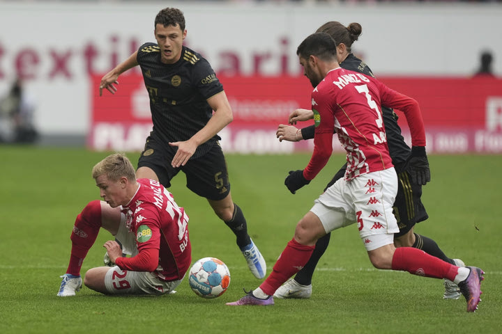 Bundesliga: Γκέλα για Μπάγερν στο Μάιντς, το χατ τρικ του Χάλαντ δεν ήταν αρκετό για την Ντόρτμουντ