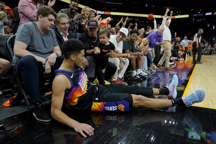 NBA: Ο Μπούκερ πρωταγωνίστησε στο Top-10