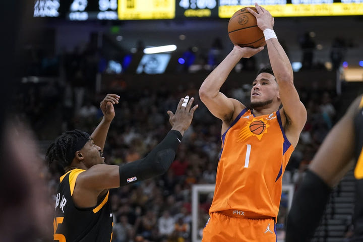 NBA, τα αποτελέσματα της βραδιάς: Ασταμάτητοι οι Σανς, πέρασμα των Χόρνετς από το Σικάγο