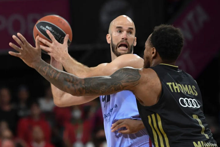 Μπάγερν: Με “Τα σαγόνια του καρχαρία” προανήγγειλε το Game 5 με Μπαρτσελόνα