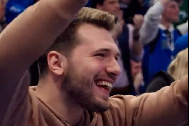 NBA: Ο Ντόντσιτς δεν έπαιξε όμως χάρηκε σα μικρό παιδί τη νίκη των Μάβερικς