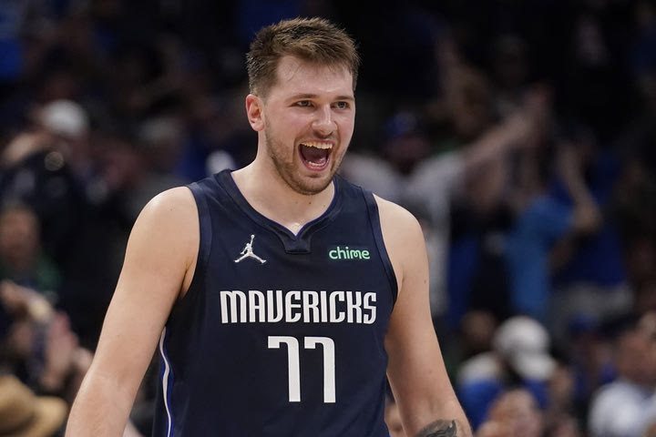 NBA, Ντόντσιτς: Έσπασε ένα από τα ρεκόρ του Νοβίτσκι στους Μάβερικς