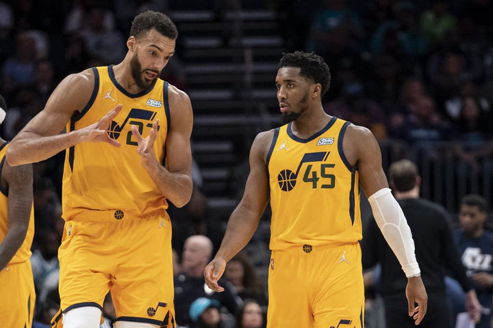 NBA: Ο Ντόνοβαν Μίτσελ έχει φέτος περισσότερα λάθη από όσες πάσες προς τον Γκομπέρ ανά αγώνα