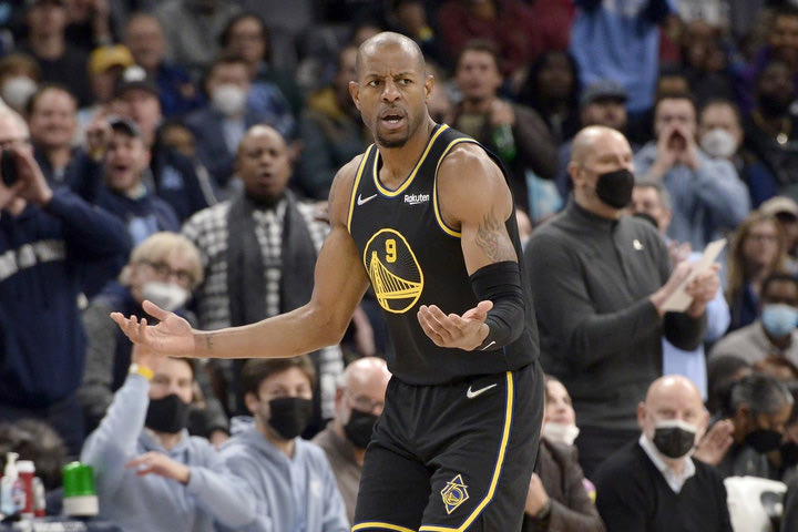 NBA: Χειρουργήθηκε ο Ιγκουοντάλα, χάνει το υπόλοιπο της κανονικής περιόδου