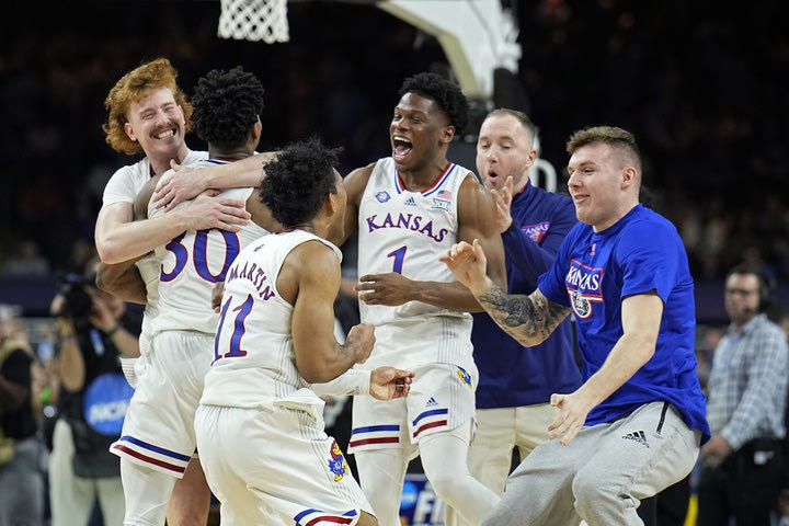 NCAA, Final Four: Το Κάνσας κατέκτησε τον τίτλο νικώντας το Νορθ Καρολάινα στον τελικό, στην μεγαλύτερη ανατροπή στην ιστορία