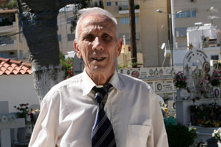 Πέθανε ο Κώστας Καραπατής