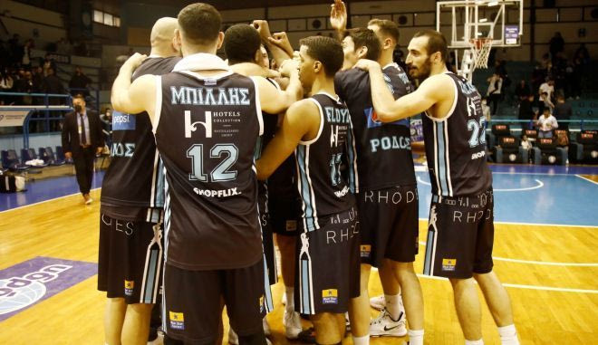 Το τρίποντο – μαχαιριά του Μομίροβ στο Ηρακλής – Κολοσσός
