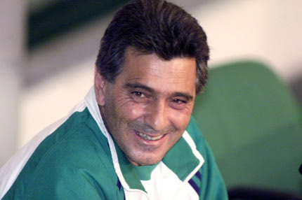 Γιάννης Κυράστας: “Άνοιξέ μου το παράθυρο να ακούσω τη Θύρα 13”