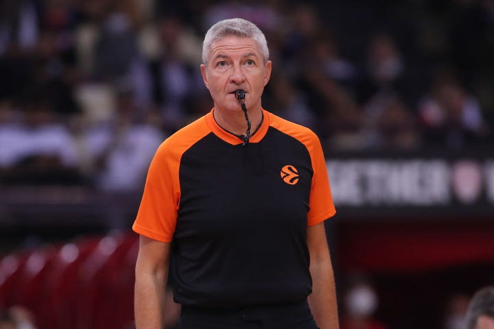 EuroLeague: Ο Λουίτζι Λαμόνικα αποσύρεται από τη διαιτησία