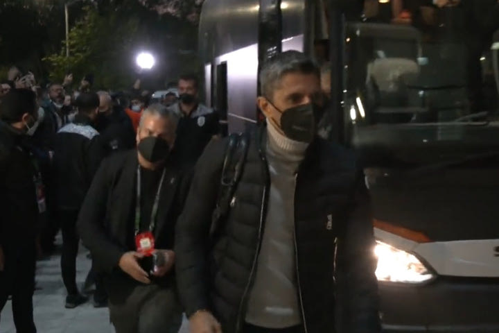 ΠΑΟΚ – Μαρσέιγ: Εν μέσω αποθέωσης η άφιξη της αποστολής του Δικεφάλου
