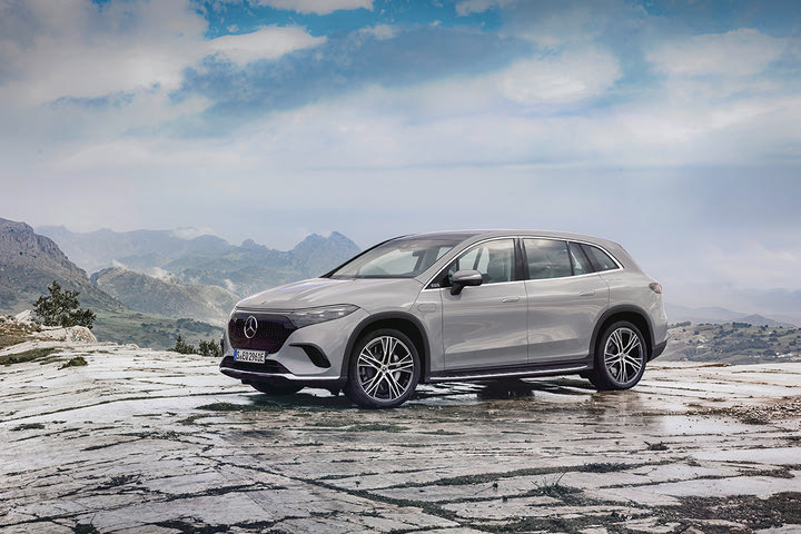 Η Mercedes EQS SUV είναι ο γίγαντας των πολυτελών SUV