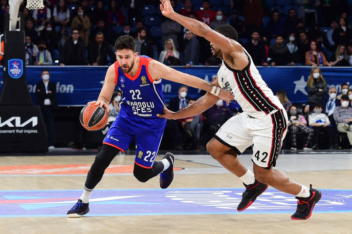 Αναντολού Εφές – Αρμάνι Μιλάνο 77-65: Μίτσιτς και Λάρκιν έβαλαν τα μεγάλα σουτ για το 2-1