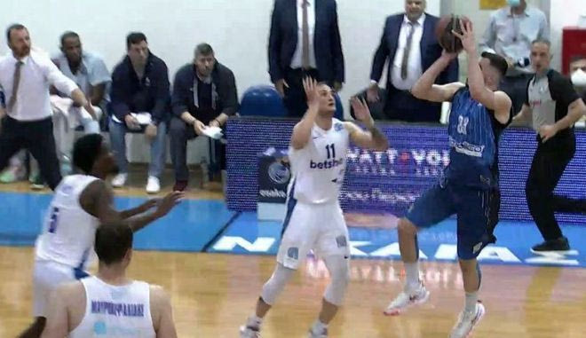 Το τρομερό buzzer beater του Παπαδάκη από τα δέκα μέτρα