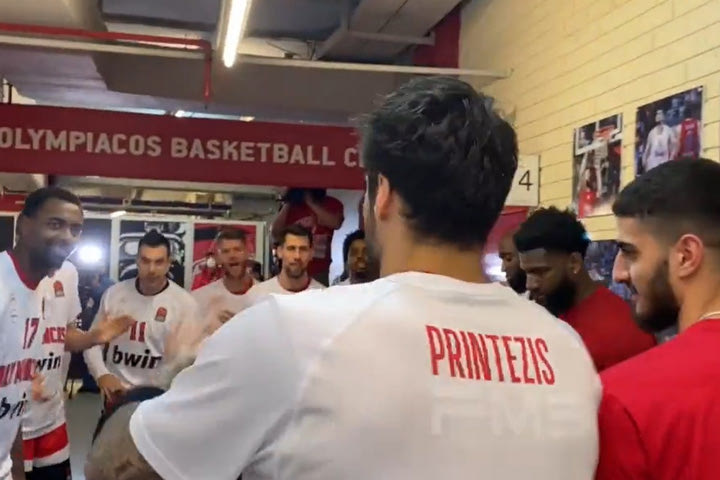 Πρίντεζης στους συμπαίκτες του πριν από το Game 2 με τη Μονακό: “Αυτό είναι το παιχνίδι”!
