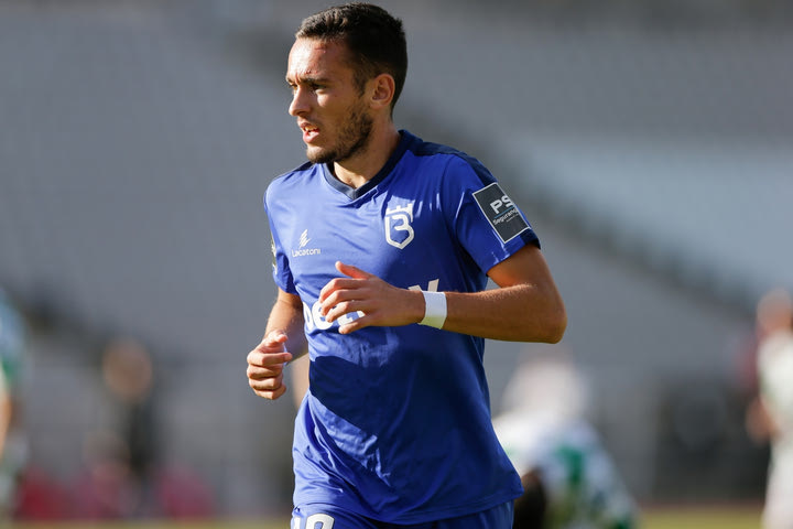 A Bola: “Ο Ολυμπιακός θέλει τον Αφόνσο Σόουζα από την Μπελενένσες”