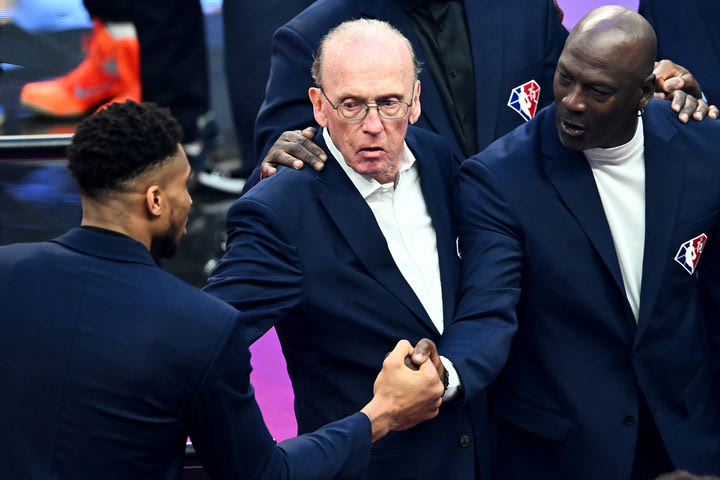 NBA: Ο Μάικλ Τζόρνταν πιστεύει ότι ο Γιάννης Αντετοκούνμπο είναι ο MVP της σεζόν