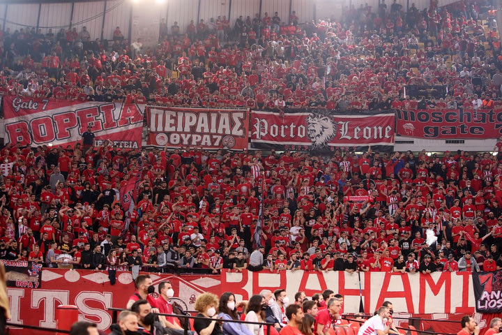 Final Four – Ολυμπιακός: “Επιβάλλει” dress code και στο Βελιγράδι, ζητάει από τους οπαδούς του να ντυθούν στα κόκκινα