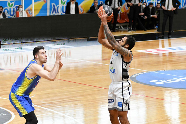 Απόλλωνας Πάτρας – Περιστέρι 74-72: Αγκαλιά με την παραμονή με τρομερό εξάλεπτο στο φινάλε