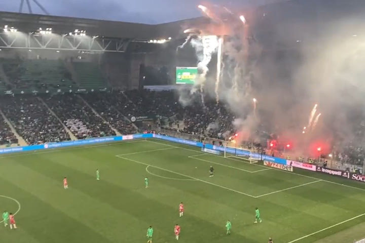 Σεντ Ετιέν – Μονακό 1-4: Επεισοδιακή νίκη με διακοπή μιας ώρας λόγω φωτοβολίδων